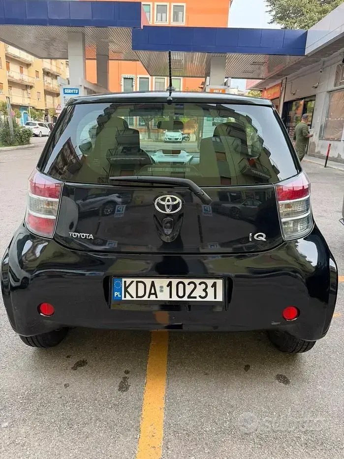 Usata Toyota iQ 68 CV (50 kW) 2009 Nero Utilitaria