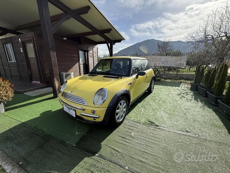 Usata Mini ONE 90 CV (66 kW) 2003 Giallo Utilitaria