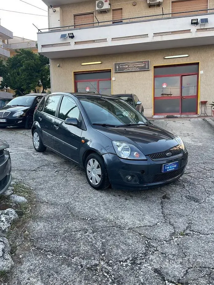 Usata Ford Fiesta Titanium 80 CV (58 kW) 2007 Utilitaria