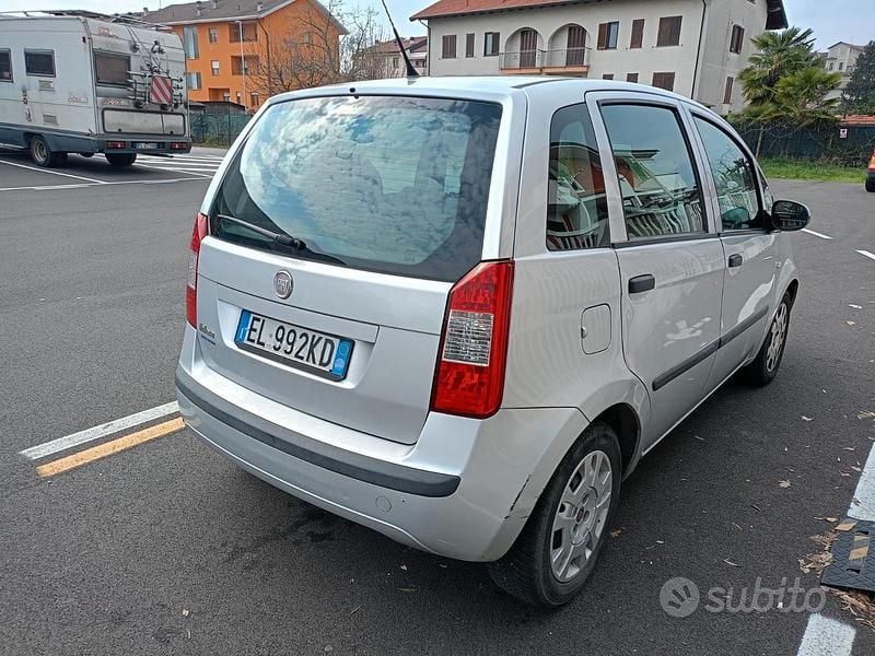 Usata Fiat Idea Dynamic 95 CV (69 kW) 2012 Grigio Monovolume