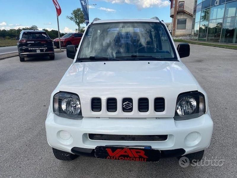 Usata Suzuki Jimny 82 CV (60 kW) 2001 Bianco SUV