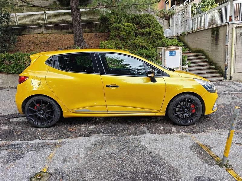 Usata Renault Clio IV R.S. 200 CV (147 kW) 2013 Giallo Berlina