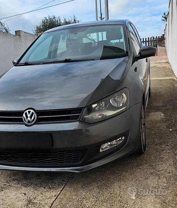 Usata VW Polo 90 CV (66 kW) 2011 Grigio Berlina