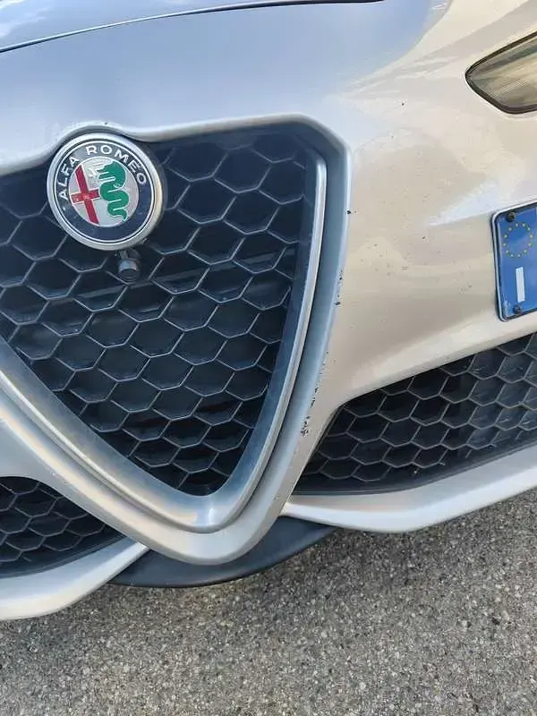 Second-hand Alfa Romeo Giulia Veloce 211 CP (155 kW) 2017 Argintiu Berlinǎ