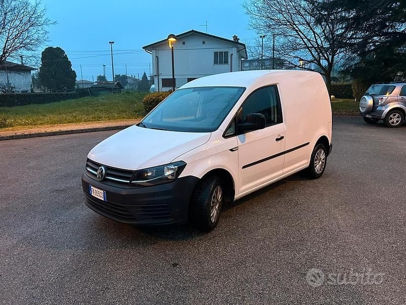 Usata VW Caddy 102 CV (75 kW) 2017 Bianco Monovolume