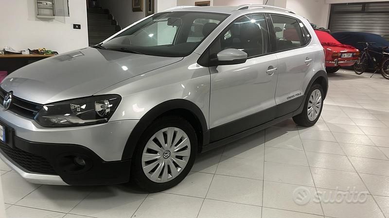 Usata VW Polo Cross 90 CV (66 kW) 2010 Grigio Utilitaria
