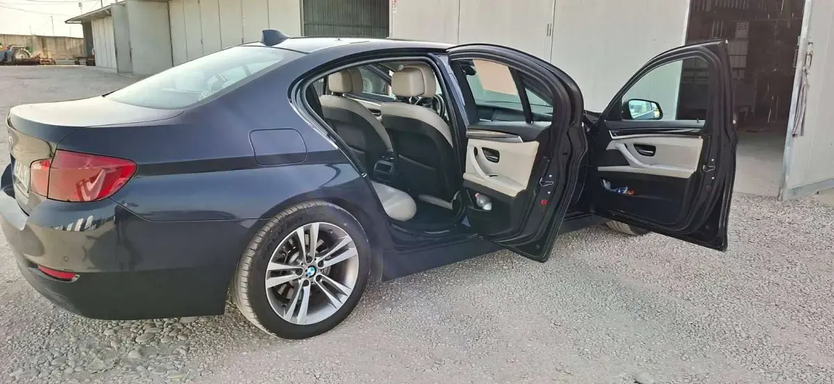 Usata BMW 525 M Sport 218 CV (160 kW) 2013 Blu/azzurro Berlina