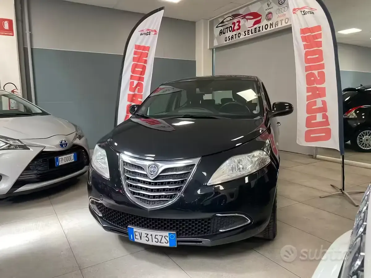 Usata Lancia Ypsilon Silver 69 CV (50 kW) 2014 Nero Utilitaria