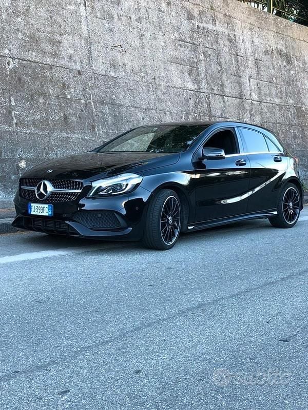 Usata Mercedes A180 Premium 122 CV (89 kW) 2017 Nero Berlina