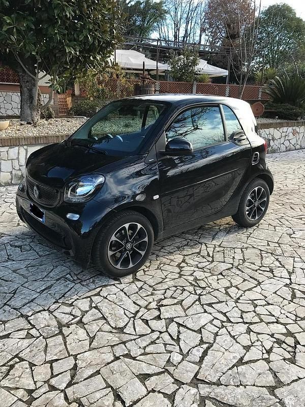 Usata Smart ForTwo Coupé 90 CV (66 kW) 2015 Utilitaria