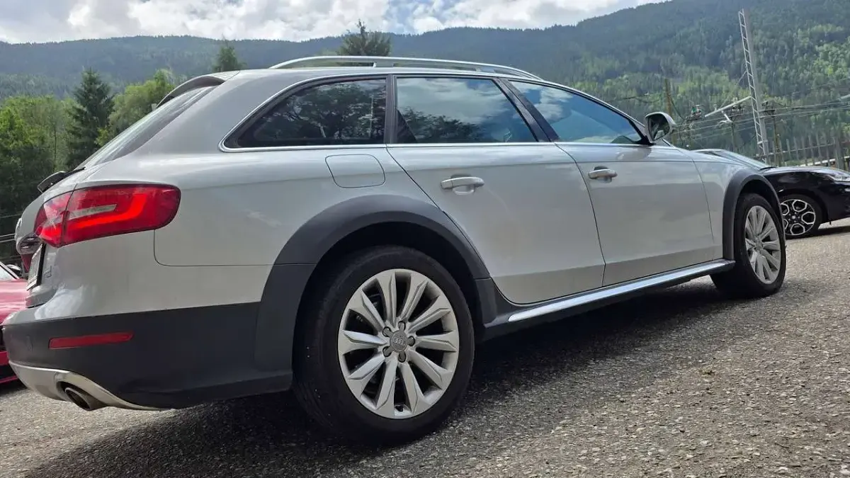Usata Audi A4 Allroad Advanced 245 CV (180 kW) 2012 Grigio Station wagon