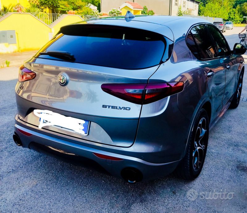 Usata Alfa Romeo Stelvio Veloce 210 CV (154 kW) 2021 Grigio SUV