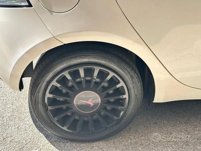 Usata Lancia Ypsilon 69 CV (50 kW) 2013 Bianco Utilitaria