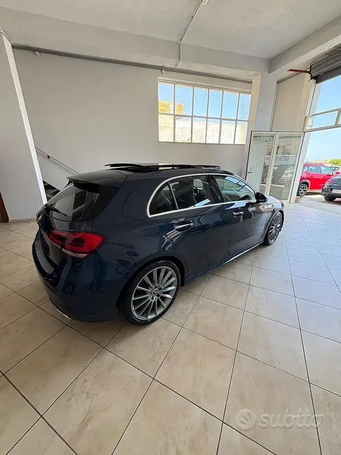 Usata Mercedes A200 Premium 150 CV (110 kW) 2019 Blu Berlina