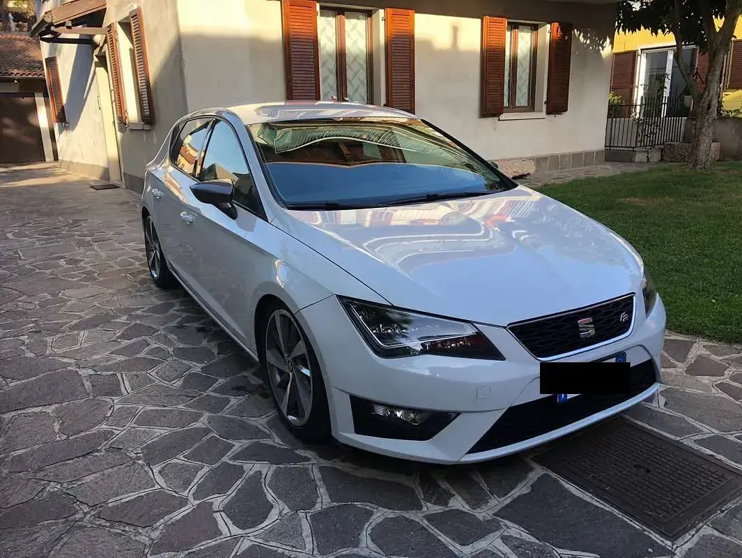 Usata Seat Leon SC FR 184 CV (135 kW) 2013 Bianco Utilitaria