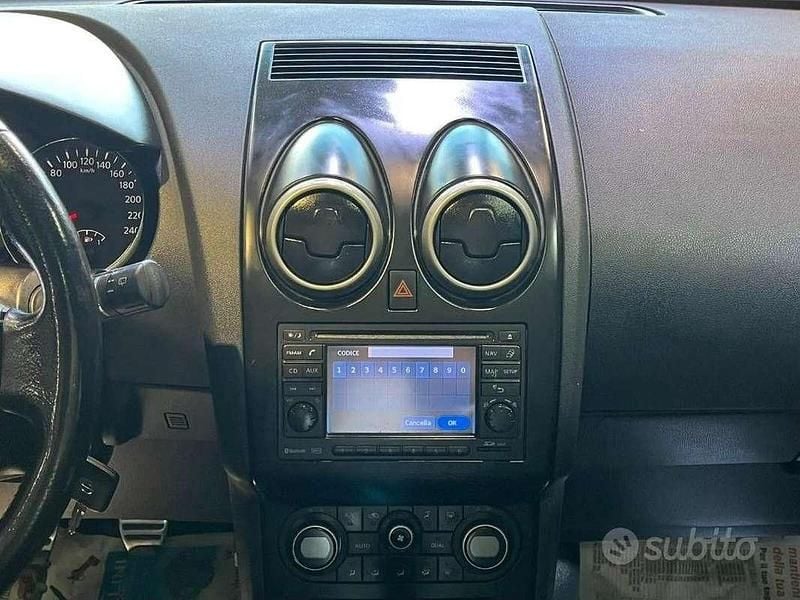 Usata Nissan Qashqai N-TEC 150 CV (110 kW) 2011 Grigio SUV