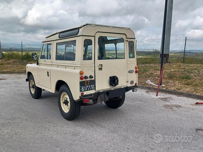 Usata Land Rover Defender 1983 Giallo SUV