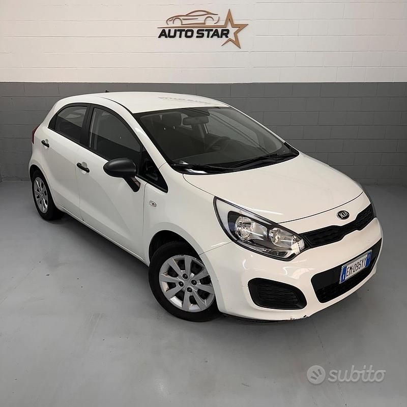 Usata Kia Rio LX 84 CV (61 kW) 2012 Bianco Berlina