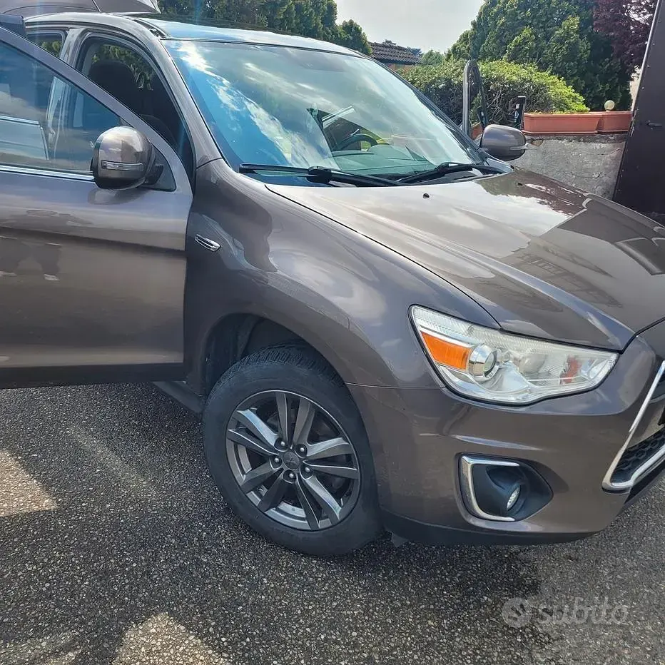 Usata Mitsubishi ASX 116 CV (85 kW) 2013 Marrone SUV