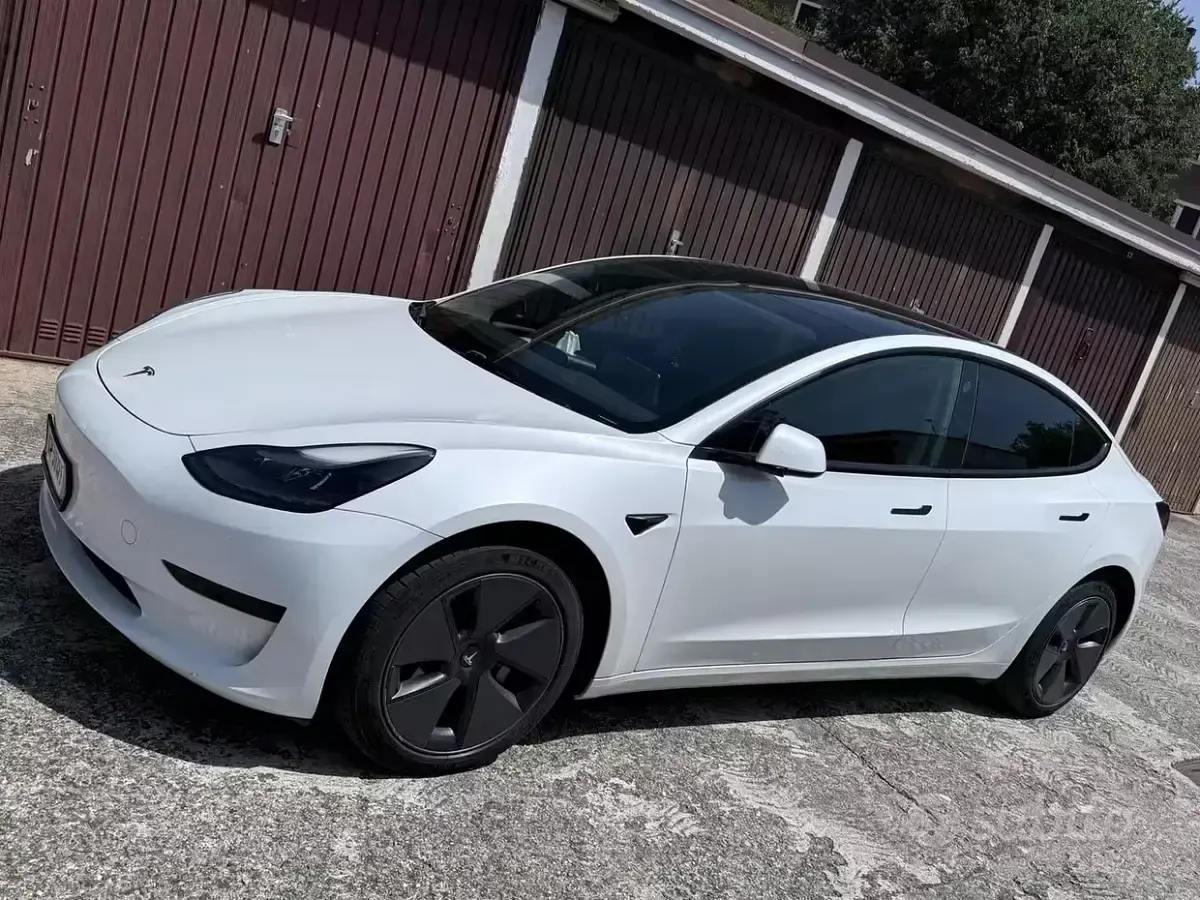 Usata Tesla Model 3 235 kW (320 CV) 2023 Bianco Berlina