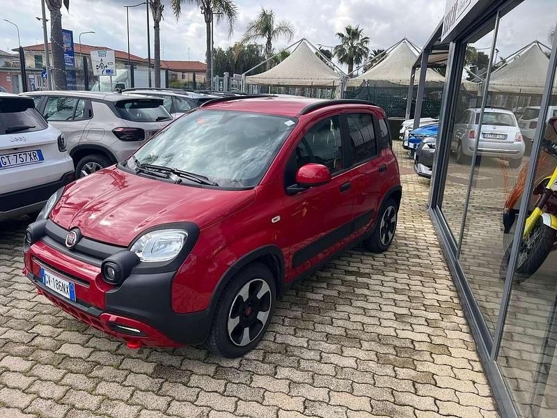 Usata Fiat Panda Cross Cross 69 CV (50 kW) 2024 Rosso Utilitaria