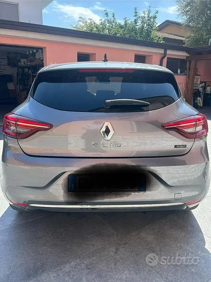 Usata Renault Clio V 78 CV (57 kW) 2023 Grigio Utilitaria