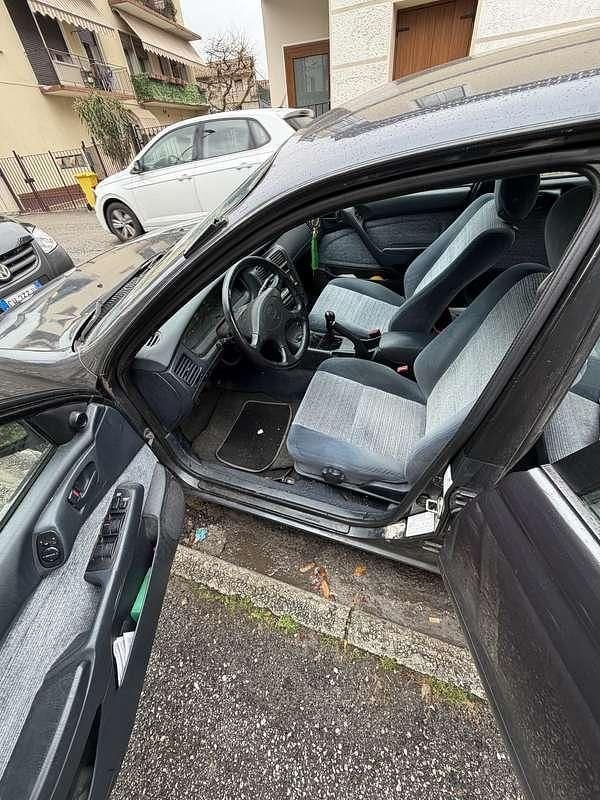 Usata Toyota Carina 116 CV (85 kW) 1993 Utilitaria