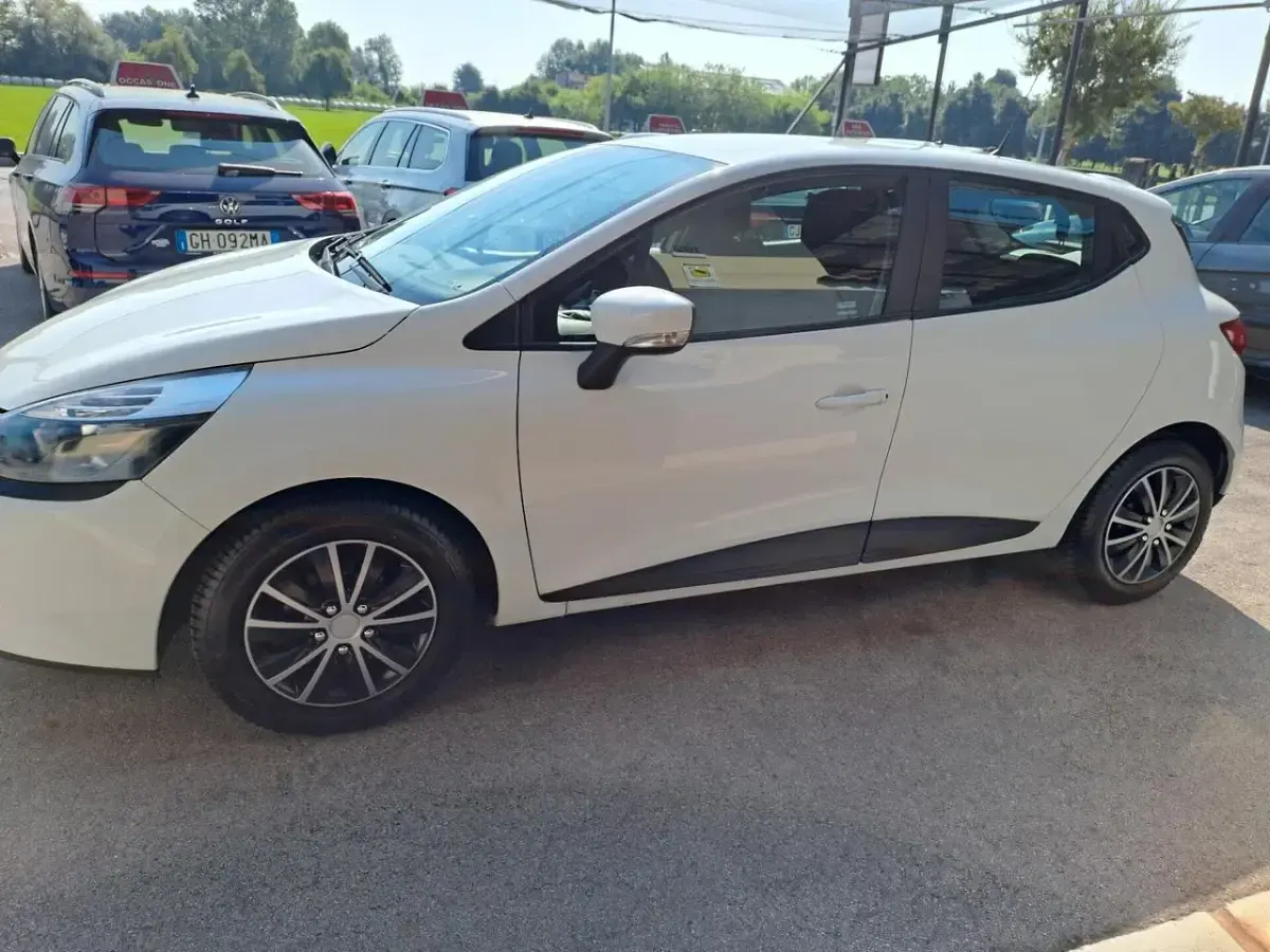 Usata Renault Clio IV 73 CV (53 kW) 2013 Bianco Berlina
