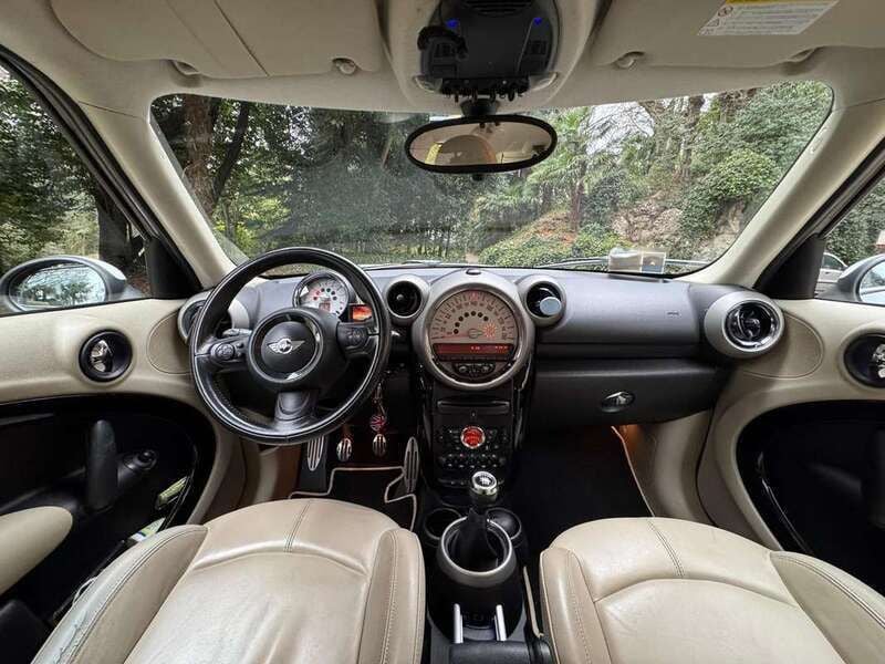Beige Usata 2010 Mini Countryman SUV | 8400 € (Cara) - Immagine 1/4