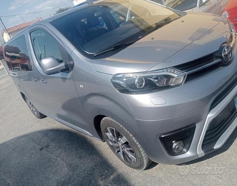 Usata Toyota Proace Verso 180 CV (132 kW) 2021 Grigio Station wagon