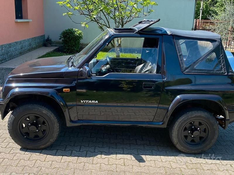 Usata Suzuki Vitara 75 CV (55 kW) 1992 Nero SUV