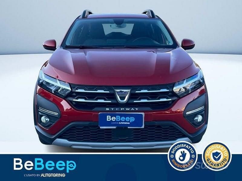 Usata Dacia Sandero Comfort 101 CV (74 kW) 2022 Rosso metallizzato Berlina