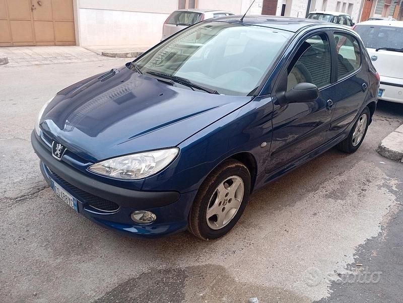 Usata Peugeot 206 68 CV (50 kW) 2005 Blu Berlina