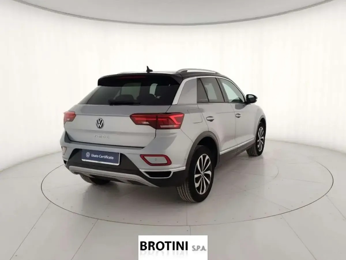Usata VW T-Roc Style 110 CV (80 kW) 2024 Grigio SUV