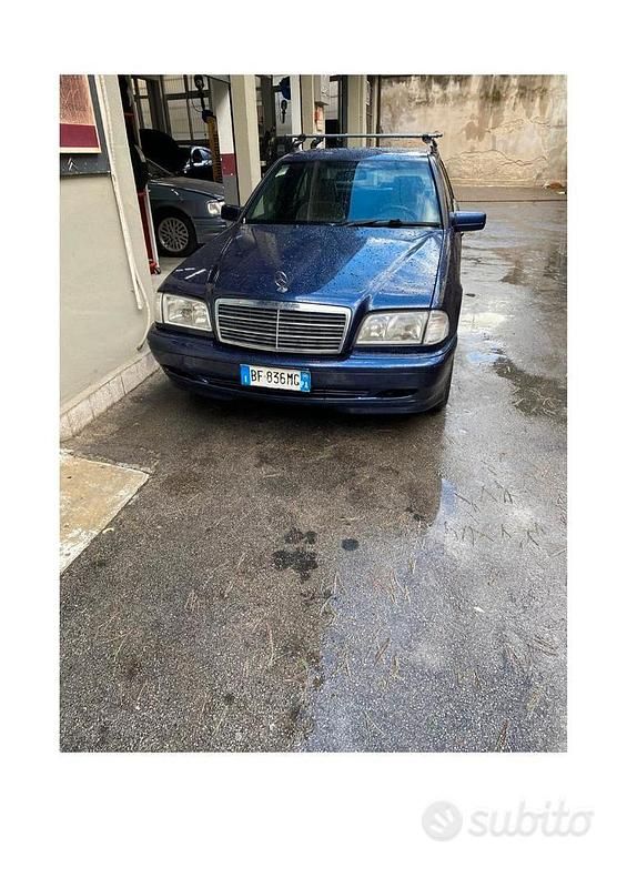 Usata Mercedes C180 Classic 122 CV (89 kW) 1999 Blu Berlina