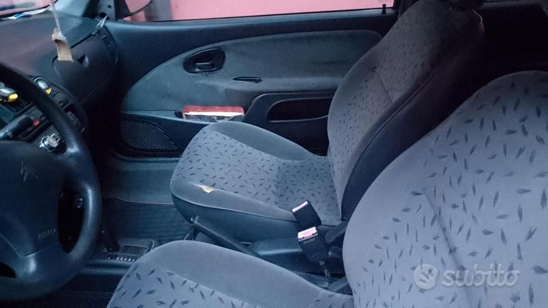 Usata Citroën Saxo 75 CV (55 kW) 2000 Grigio Utilitaria