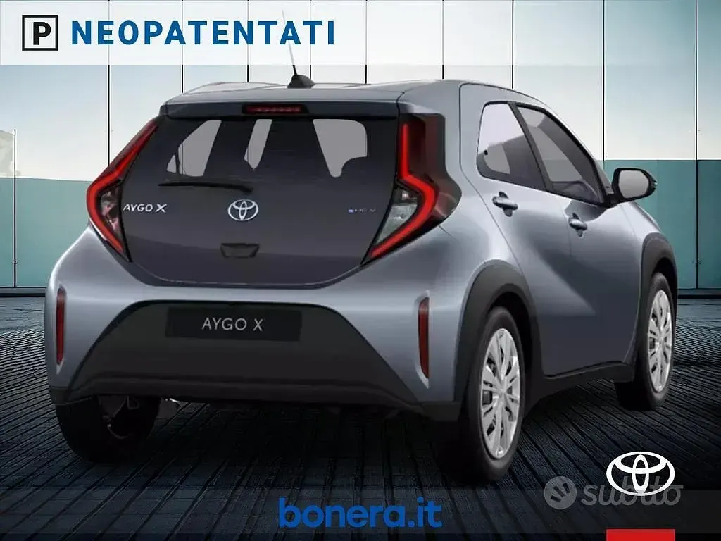Nuova Toyota Aygo X 116 CV (85 kW) 2026 Celestite grey SUV