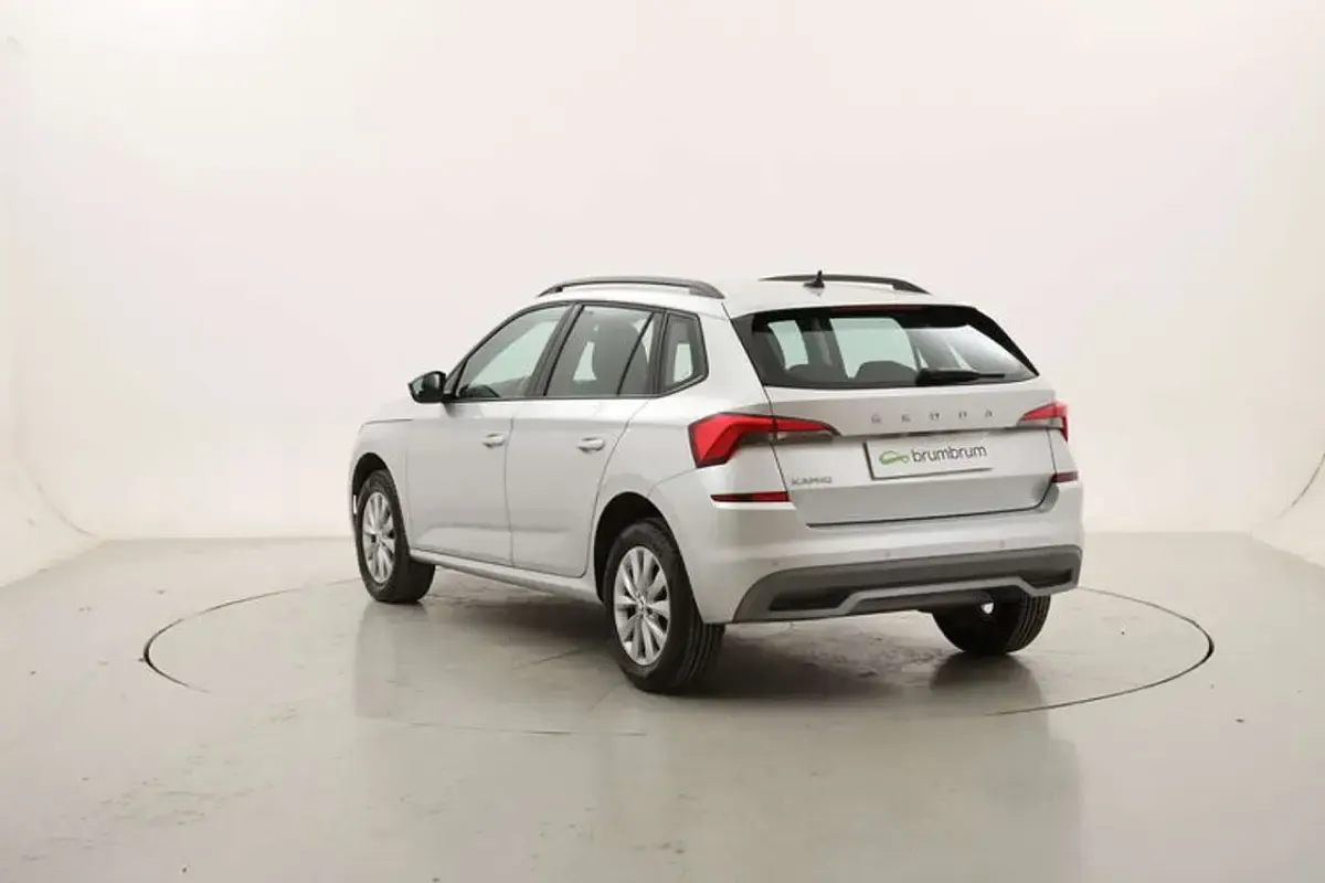 Usata Skoda Kamiq Ambition 110 CV (80 kW) 2022 Argento SUV