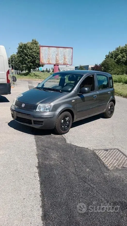 Usata Fiat Panda Active 69 CV (50 kW) 2011 Grigio Utilitaria