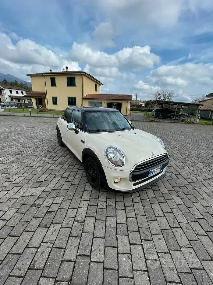 Usata Mini ONE 102 CV (75 kW) 2015 Utilitaria