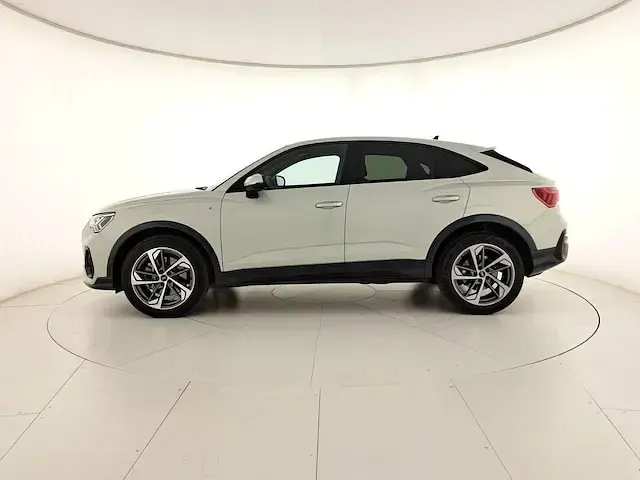 Usata Audi Q3 Sportback Ambiente 193 CV (141 kW) 2025 Argento cavo metallizzato SUV