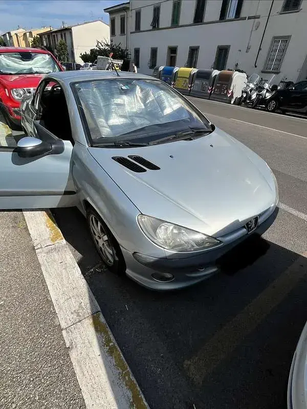 Usata Peugeot 206 CC 109 CV (80 kW) 2003 Cabrio