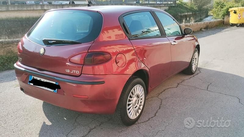 Usado Alfa Romeo 147 116 CV (85 kW) 2002 Utilitario