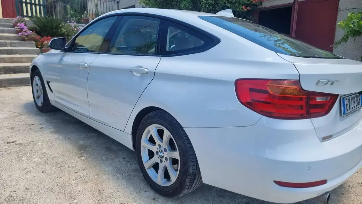 Usata BMW 318 Gran Turismo 143 CV (105 kW) 2014 Bianco Coupé