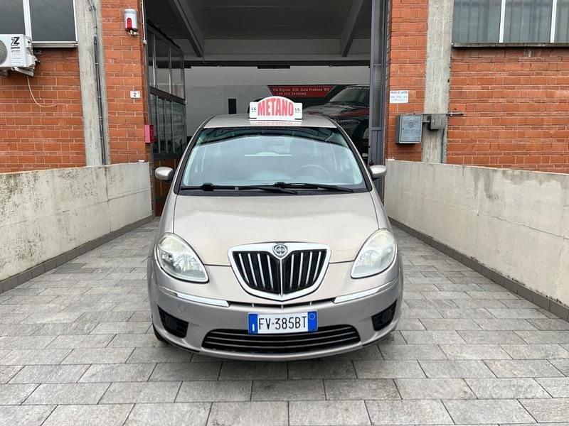 Usata Lancia Musa 77 CV (56 kW) 2008 Beige Monovolume