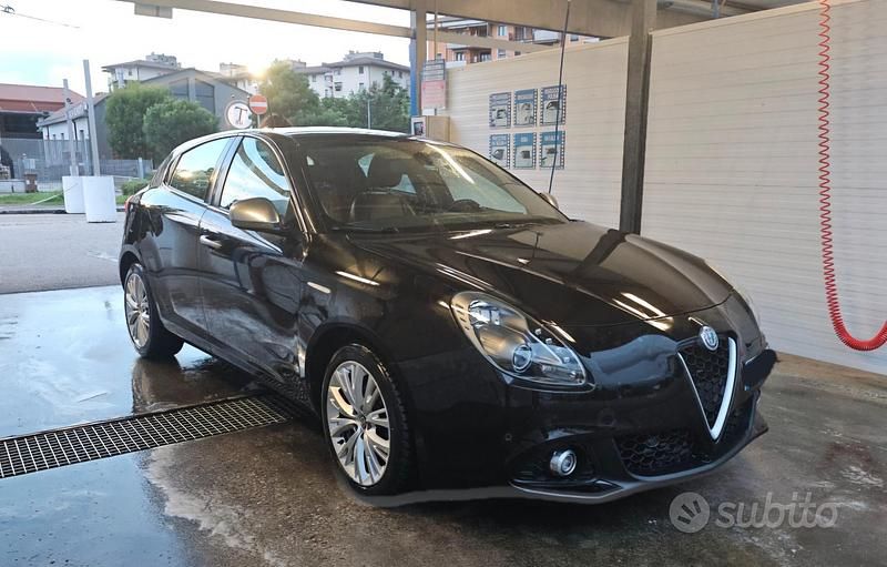 Usata Alfa Romeo Giulietta 120 CV (88 kW) 2016 Nero Utilitaria