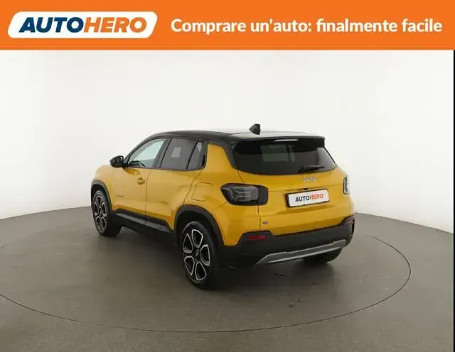 Usata Jeep Avenger EV Summit 61 kW (84 CV) 2023 Oro SUV