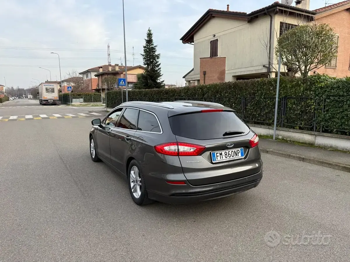 Usata Ford Mondeo S 150 CV (110 kW) 2017 Grigio Station wagon