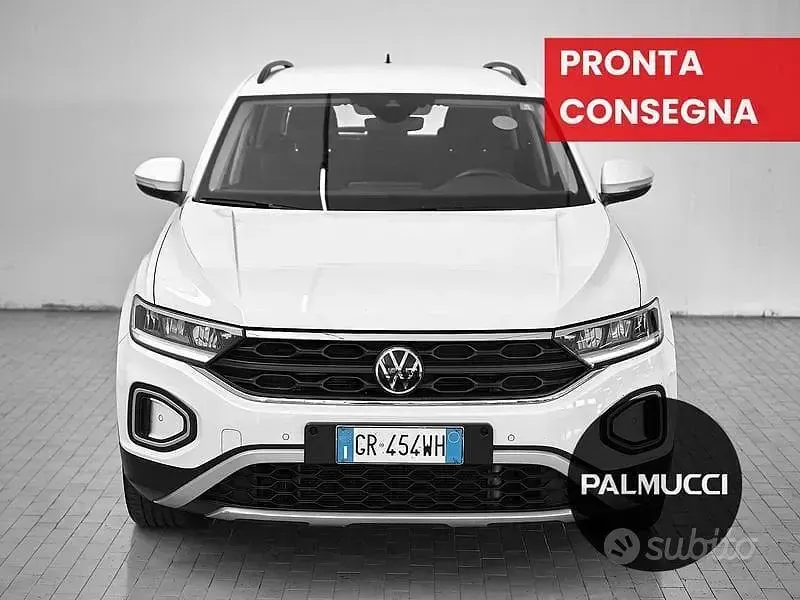 Usata VW T-Roc Life 150 CV (110 kW) 2023 Bianco SUV