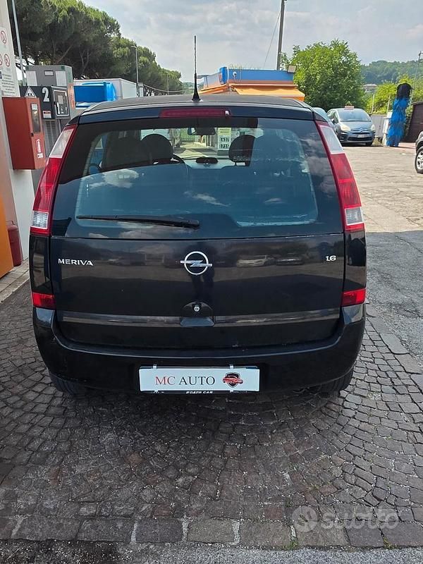 Usata Opel Meriva 101 CV (74 kW) 2004 Nero Monovolume